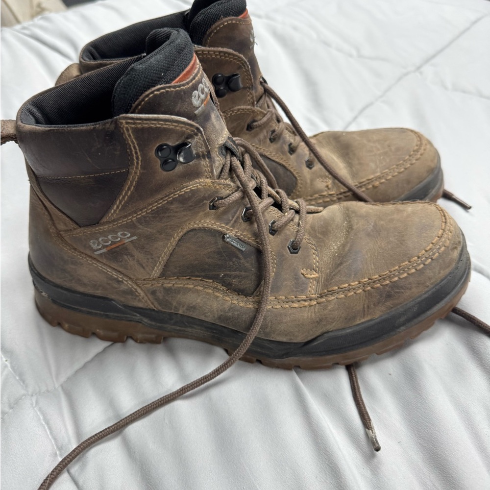 Ecco Men's Distressed Brown Leather Boots